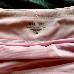 XL Athleta Run With It Textured 3.5" short